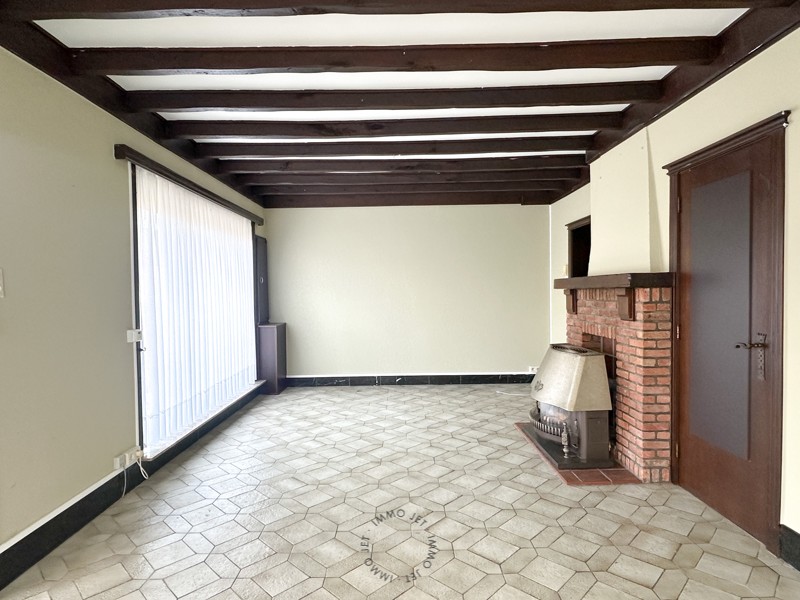 Halfopen bebouwing met oprit, garage en koer - foto 4