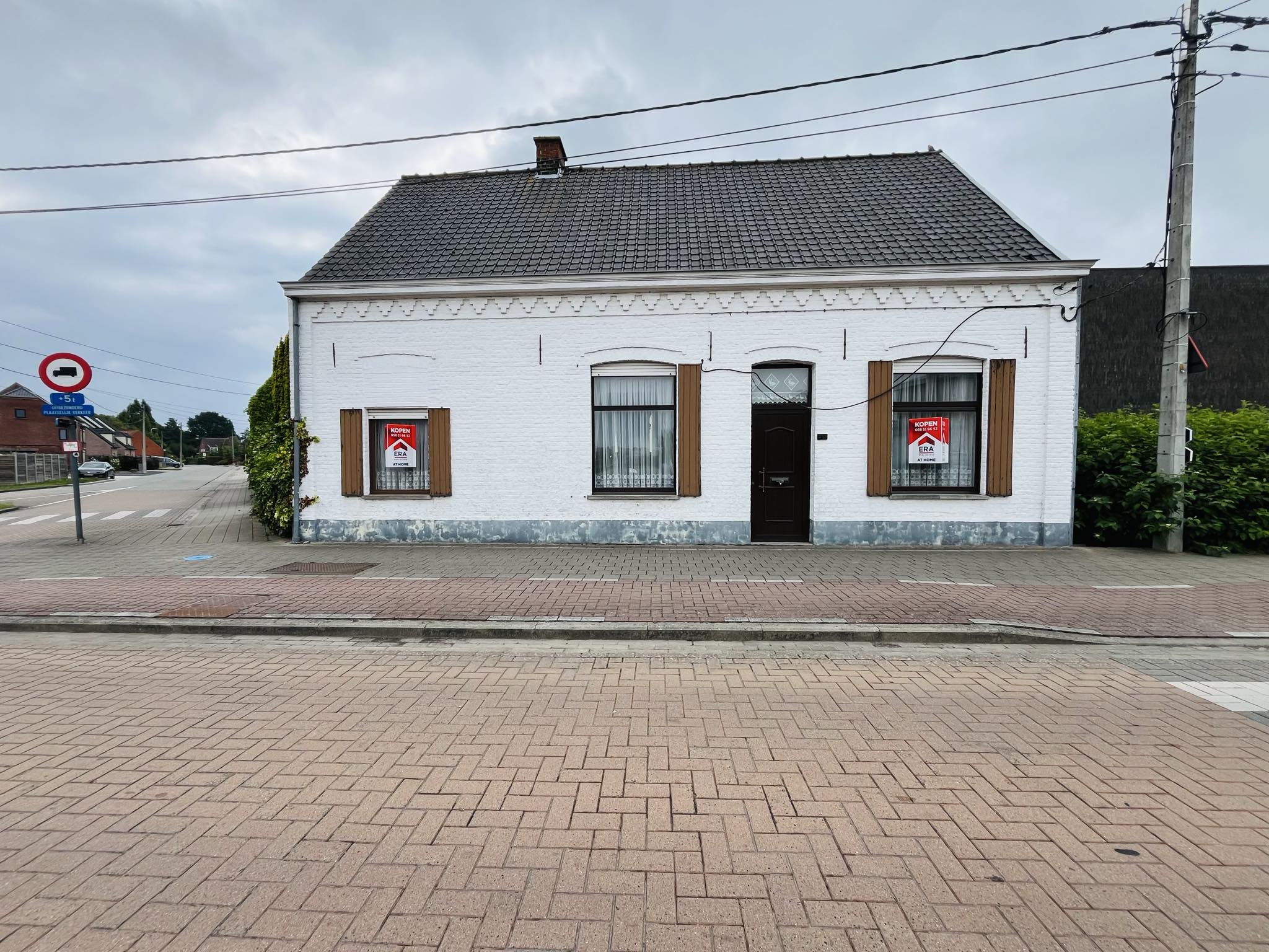 hoeve  met magaijnen en loodsen op   2252m² - foto 3