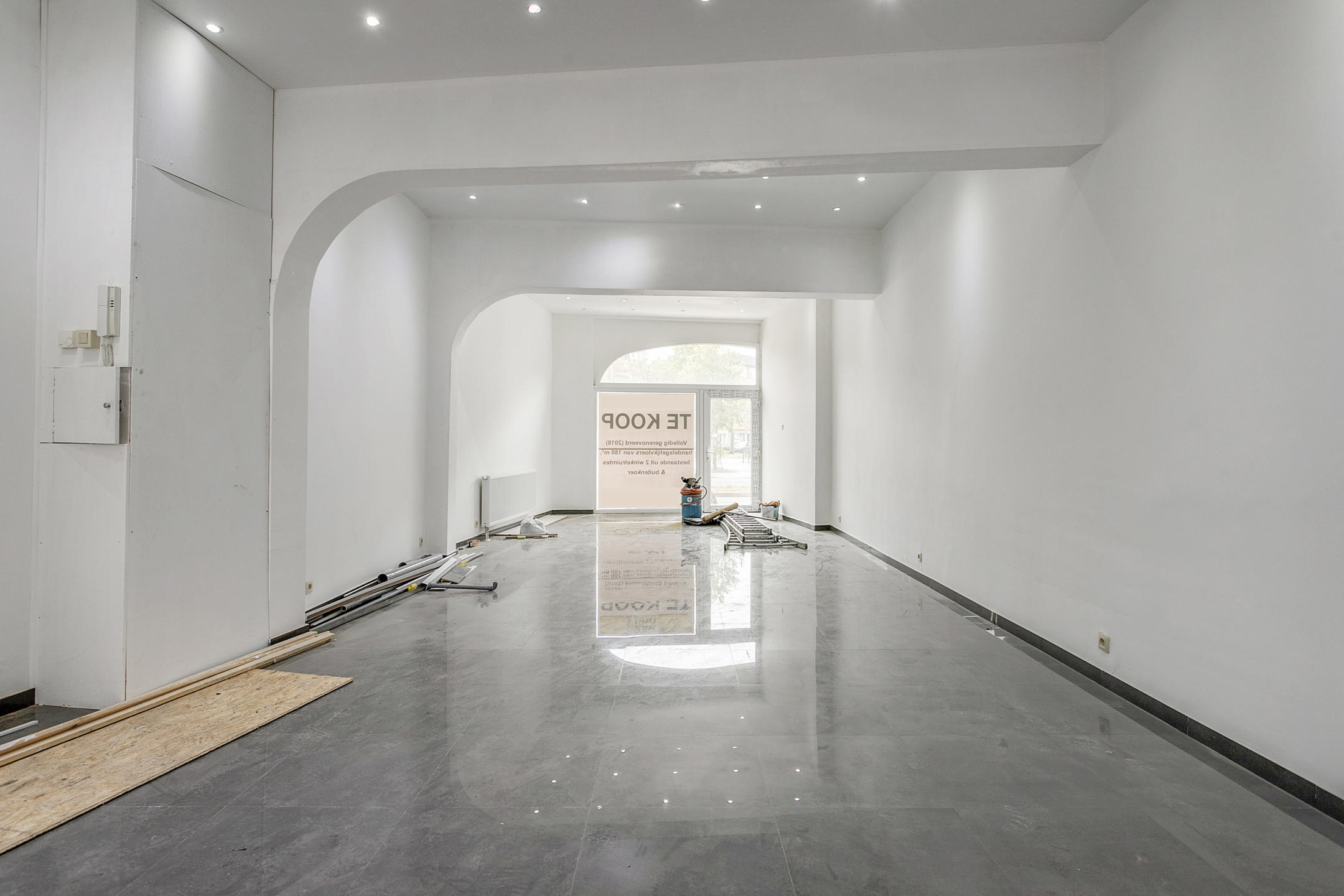 Commercial à louer à Anvers - photo 3