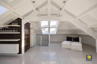 Uniek duplex appartement met zonnig terras in het Groen KwartierWonen in een stukje Antwerpse geschiedenis, midden in het levendige Groen Kwartier...