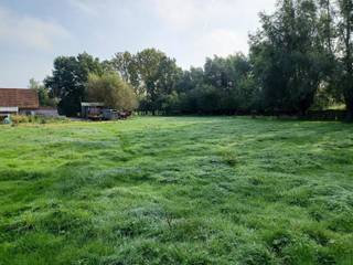 Mooie bouwgrond voor woning type halfopen bebouwing met een opp van 7 are 6 ca.Maximum toegestane gevelbreedte = 8,00 mbouwdiepte: 15,00 m op glvs en...