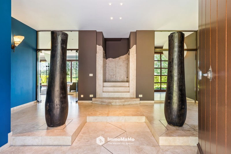 UNIEKE VILLA MET BINNENZWEMBAD EN PAARDENSTALLEN OP EEN TOPLOCATIE TE KOOP IN MENDONK (GENT) - foto 5