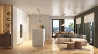 Welkom bij Residentie Sables d’Or, een exclusief nieuwbouwproject aan de Blankenbergse Zeedijk. Deze residentie biedt appartementen die perfect de balans vinden tussen moderne luxe en tijdloze architectuur. Elk appartement is ontworpen met oog voor comfort, stijl en duurzaamheid, en biedt een unieke woonervaring met hoogwaardige afwerkingen en een slimme indeling.<br /><br />Bij Residentie Sables d’Or geniet je van een aangename en energiezuinige warmteverdeling dankzij het gebruik van geothermische warmtepompen in combinatie met vloerverwarming. De residentie voldoet aan de recentste isolatienormen en is uitgerust met een ventilatiesysteem D, wat bijdraagt aan een optimaal binnenklimaat. De ramen zijn vervaardigd uit hoogwaardig, thermisch onderbroken ALU-profielen en voorzien van hoogrendementsglas. Het interieur wordt afgewerkt met een tegelvloer in alle ruimtes, met uitzondering van de slaapkamers, waar fineerparket of laminaat voorzien wordt. De open keuken en het sanitair worden uitgevoerd volgens de specificaties in het lastenboek. <br /><br />Daarnaast is er een ruime lift die toegang biedt tot alle verdiepingen, inclusief -1, waar de kelderruimtes zich bevinden. Deze kelderruimtes zijn afzonderlijk te koop, waardoor je extra opslagruimte kunt aanschaffen indien gewenst.<br /><br />Het pand is gelegen op niveau +11, kant Charlierhelling genietende van zijdelings zeezicht en open zicht op Casinoplein en hinterland en is opgebouwd uit in leefruimte met open keuken, nachthal, 2 slaapkamers. Op slaapkamer 1 sluit de hoofdbadkamer aan. De tweede slaapkamer is voorzien van een douchecel. Van op het balkon grenzend aan de leefruimte en slaapkamer 2 geniet u van de zon en de open zichten. Er is een privatieve berging voorzien, toegankelijk via gemeenschappelijke hal.<br />Bruto oppervlakte plan +/- 85,7m² en +/- 4,5m² balkon.<br /><br />Prijzen exclusief kosten, BTW en registratierechten<br /><br />Interesse?: Contacteer ons vrijblijvend: verkoop@agenceverburgh.be | 050/41 38 85