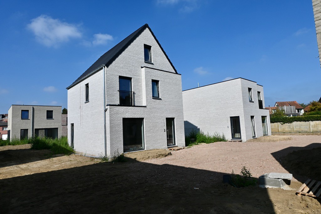 Nieuwbouwwoning in centrum Broechem met 3 slaapkamers ! - foto 4