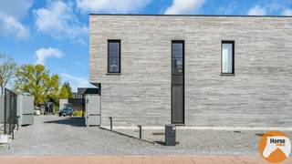 LAAKDAL - Prachtige moderne BEN-woning met hoogwaardige afwerking, bijgebouw en paardenfaciliteit op bijna 25 are.Op een centrale en vlot bereikbare...