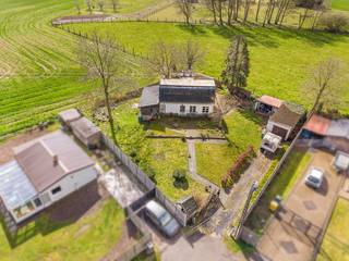 In de rustige Brugstraat 47 te Haacht bevindt zich dit charmante huisje met een ideale oriëntatie en een aangename indeling.Binnenin ontdek je een...