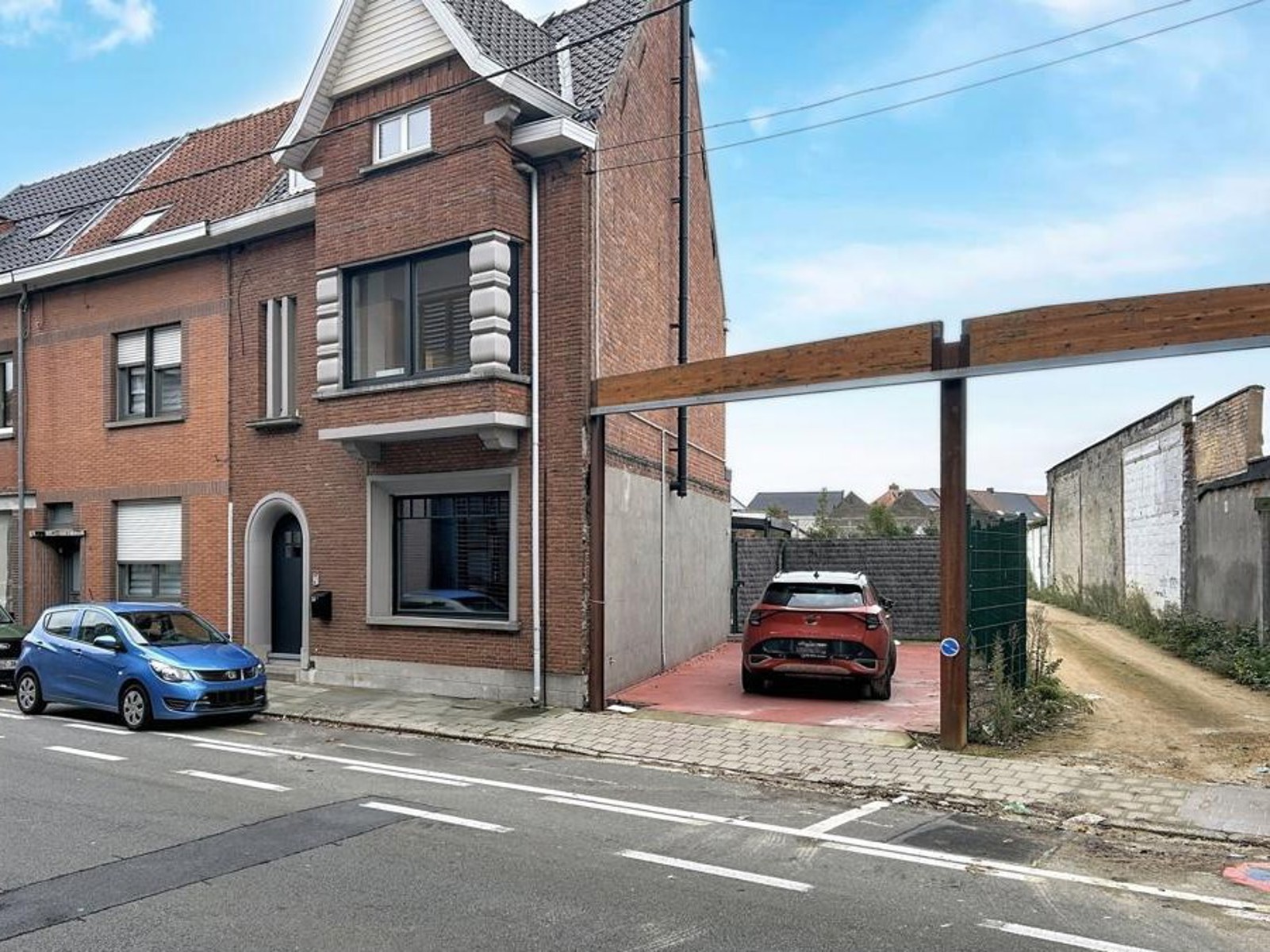 Statige burgerwoning (halfopen) met 4 slpks en tuin - foto 2
