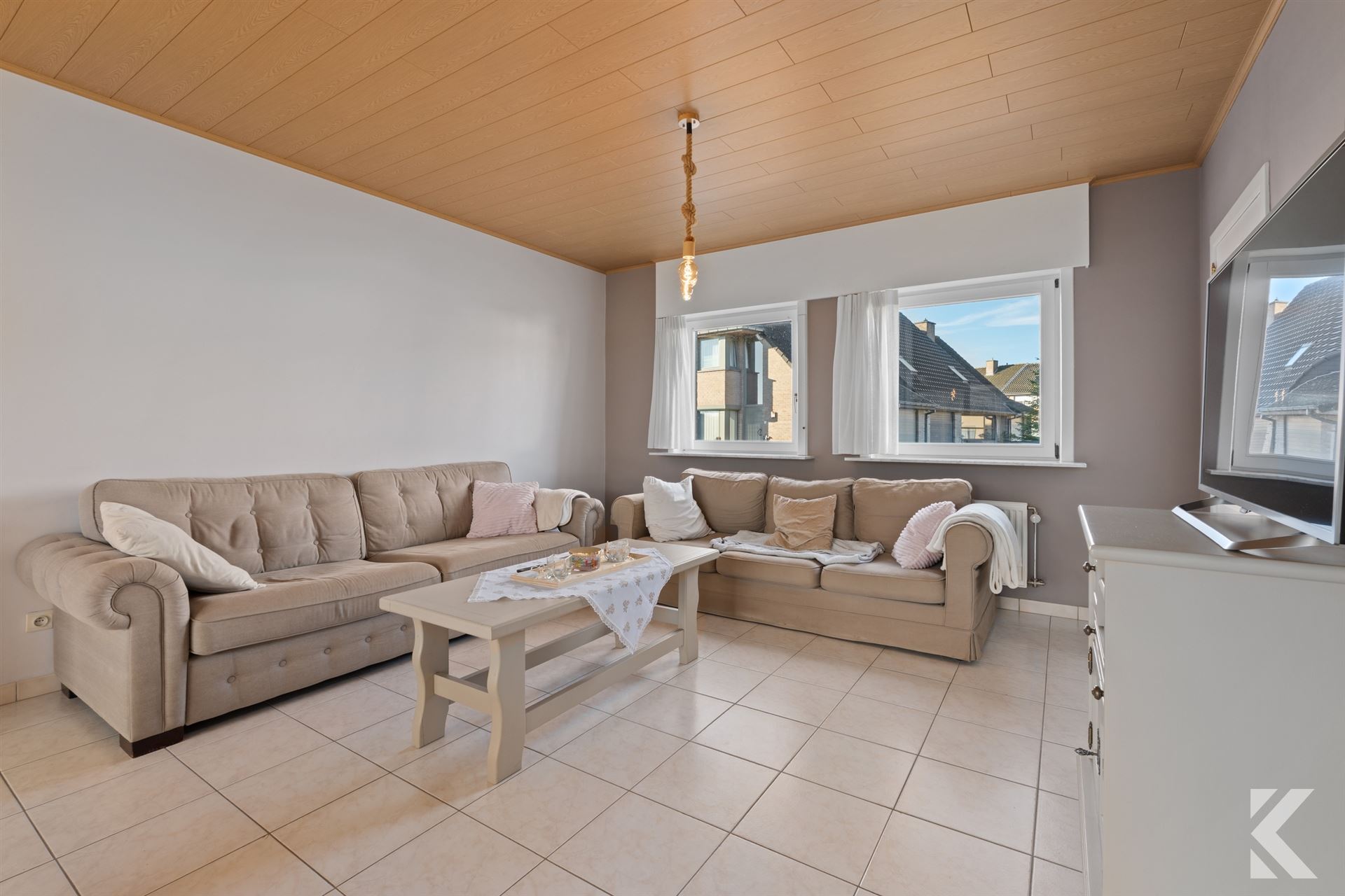 Enorme rijwoning met 4 slaapkamers,tuin,veranda &amp; bijgebouw - foto 3