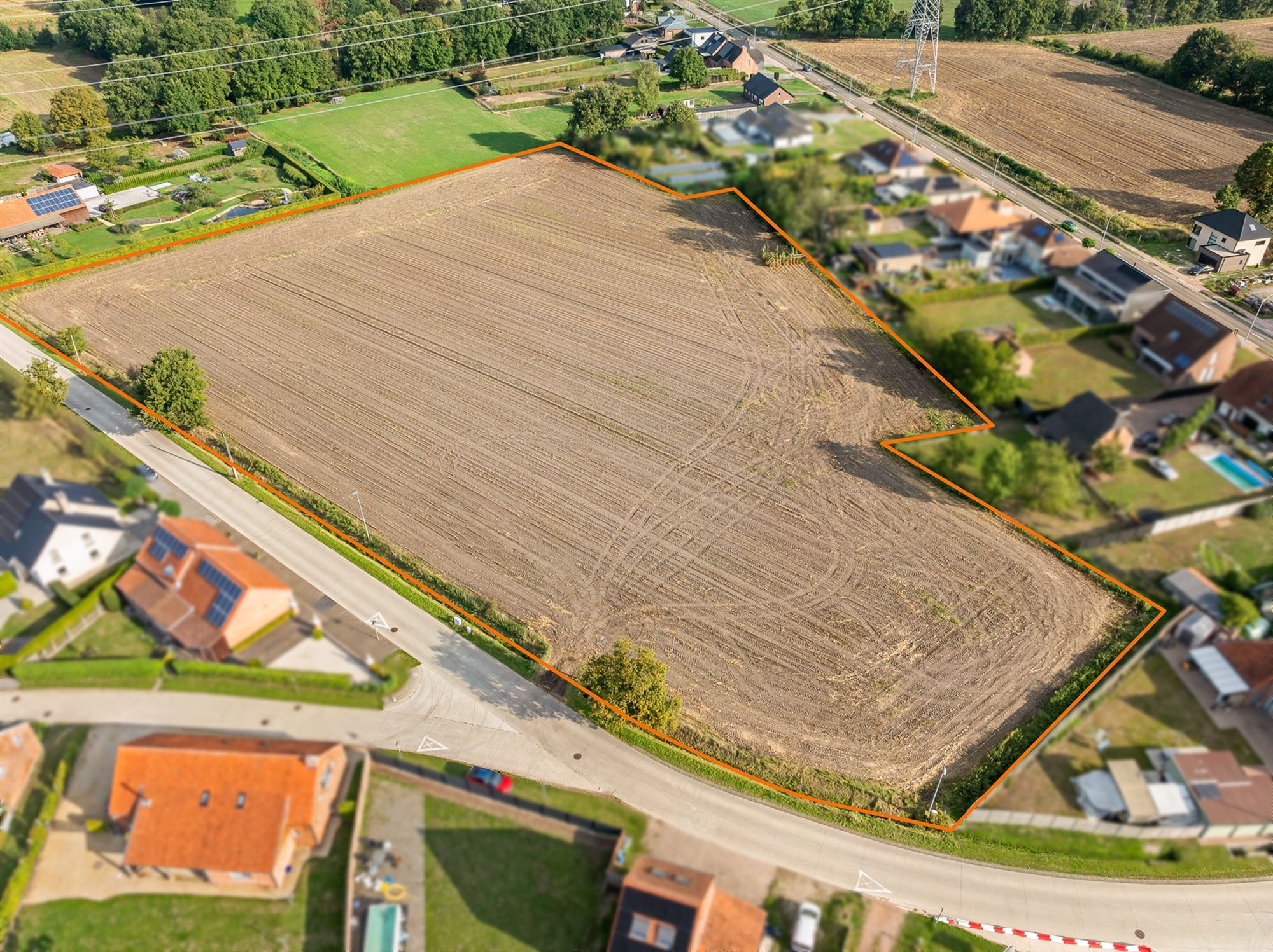 UITZONDERLIJK PERCEEL BOUWGROND MET WEILAND OP TOTALE OPPERVLAKTE VAN 2,1 HECTARE TE OLMEN - foto 2