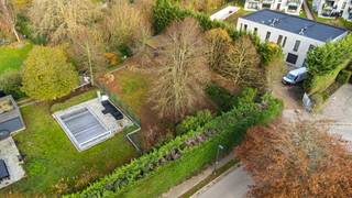 BeschrijvingRustig gelegen bouwgrond voor open bebouwing nabij het centrum van Lier. Deze mooi gelegen en gunstige locatie combineert een aangename...