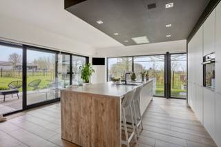 Deze prachtige nieuwbouwwoning, gelegen aan de Hondsbergstraat 21 te Herfelingen, bevindt zich op een uitzonderlijk ruim perceel van maar liefst...