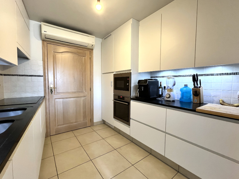 Centraal gelegen appartement met 2 slpks + garage/staanplaats - photo 4