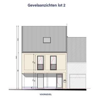 Aan de Zuidburgweg in Veurne, vlak bij het historische stadscentrum, worden deze tijdloze nieuwbouwwoningen opgetrokken. Je woont er op wandelafstand van openbaar vervoer, winkels, scholen, kinderdagverblijf, horeca , sportinfrastructuur, een woonzorgcentrum en culturele voorzieningen. <br />De bushalte ligt recht tegenover de verkaveling, en via de E40 (op slechts 3 minuten rijden) geniet je van een vlotte verbinding in alle richtingen.<br /><br />Natuurliefhebbers komen hier zeker aan hun trekken: het natuurgebied Suikerwater, het Sint-Walburgapark, het Vaubanpark en De Moeren nodigen uit tot heerlijke wandel- en fietstochten. <br />En wie graag naar zee gaat, zit goed — de Zeedijk ligt op amper 7,5 km afstand.<br /><br />De woning maakt deel uit van een rustige, groene verkaveling met aandacht voor leefruimte en buurtgevoel.<br /><br />Binnenin vind je:<br />* een inkomhal met gastentoilet <br />* een praktische berging<br />* een ruime woon- en eetkamer<br />* bureauruimte<br />* een open keuken<br />* berging<br />* 3 slaapkamers, mogelijkheid tot 4 slaapkamers<br />* een functionele badkamer <br />* een afzonderlijk toilet boven<br />* een zolder en zolderberging<br /><br />Dankzij de warmtepomp, vloerverwarming en zonnepanelen blijft je energiefactuur laag (E-peil 10). <br /><br />EPC: woning in aanbouw<br /><br />Jij kiest zelf de afwerkingsmaterialen voor keuken, badkamer, vloeren en binnendeuren. Zo maak je van deze woning echt jouw thuis, tot in de kleinste details.<br /><br />Dankzij het verlaagde btw-tarief van 6% * bespaar je meer dan €40.000 op jouw nieuwe woning! Wil je graag weten hoeveel jou dit concreet kan besparen? Neem vrijblijvend contact op met onze adviseur. (*deze maatregel is van toepassing, als je voldoet aan de voorwaarden)