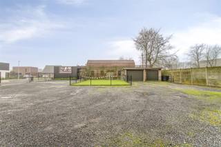 Ontdek een uitzonderlijke ondernemingskans mét woonst!Dit royale en multifunctionele vastgoed biedt alles wat een ambitieuze ondernemer nodig heeft...