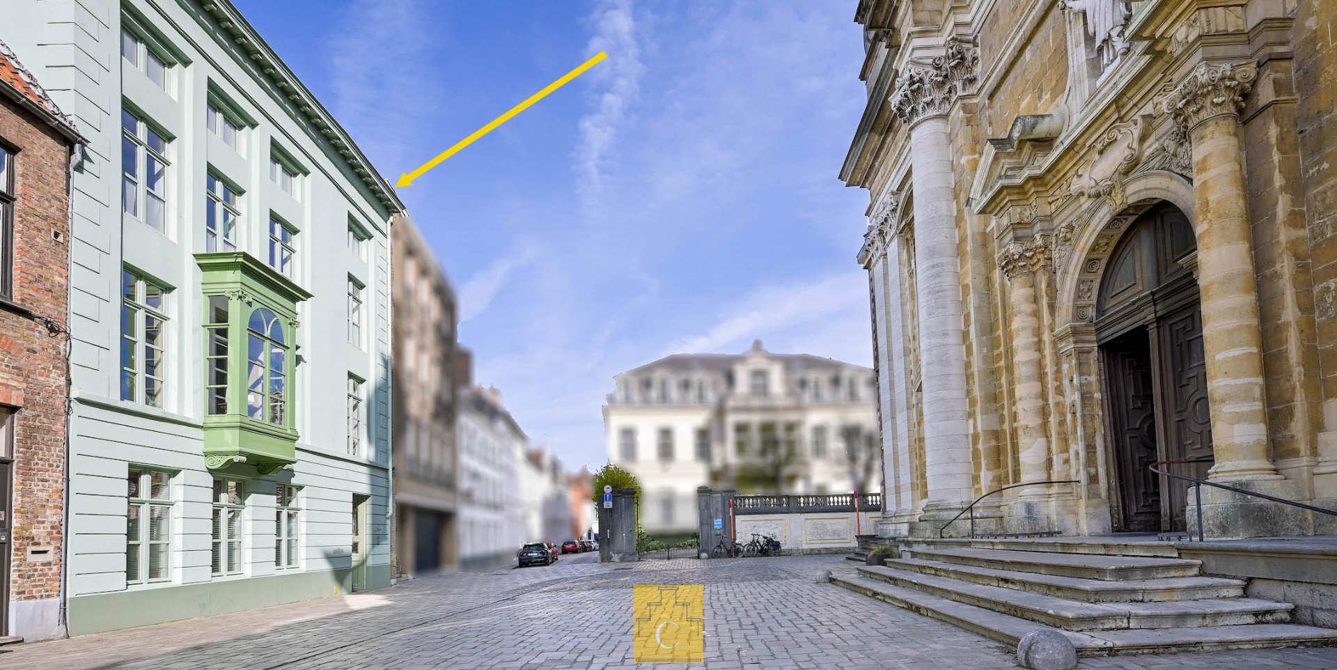 Herenwoning op idyllisch plein aan de Sint-Walburgakerk - photo 1