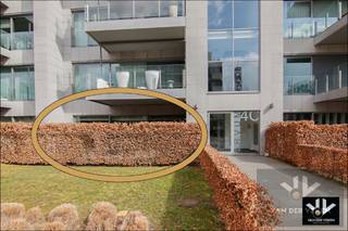 Dit appartement is beschikbaar vanaf 1 oktober 2025!Vaste kosten: € 80,00 per maand. Ondergrondse garagebox mee te huren aan € 100,00 per maand.Ruim...