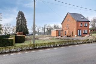 Bouwgrond voor een halfopen bebouwing op perceel van 8a63ca te koop in Klein-Vorst Deze bouwgrond aan de Meerlaarstraat in Klein Vorst is gelegen in...