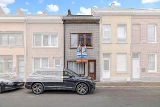 Voor meer info of een bezoek, bel 054 69 39 39 - Deze knusse maar verzorgde rijwoning nabij het centrum van Geraardsbergen is momenteel verhuurd...