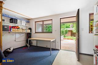 Bent u op zoek naar een rustig gelegen ééngezinswoning?Dan is deze bel-etage op wandelafstand van het centrum ongetwijfeld iets voor u!U betreedt het...