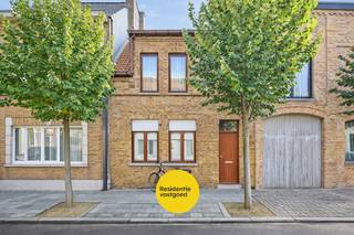 Gezellige stadswoning in het centrum van Nieuwpoort!Op wandelafstand van de grote markt en de Kaai, vinden we deze eigendom terug.Via de inkomhal,...