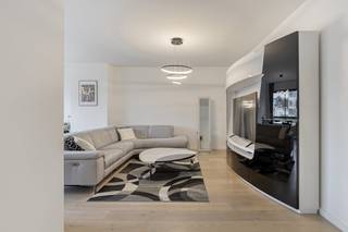 Dit prachtig gerenoveerd appartement te koop in Antwerpen is gelegen op de Italiëlei. Het appartement heeft 2 slaapkamers en beschikt langs...