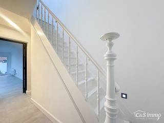 OPENDEURDAG ZONDAG 7 DECEMBER TUSSEN 12U EN 14UIn een rustige straat, maar toch centraal gelegen, bevindt zich deze volledig gerenoveerde woning met...