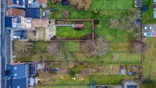 Een zeer gunstig en ideaal georiënteerde bouwgrond met een oppervlakte van 5a77ca en een perceelbreedte van ca. 7.00m.Bebouwbare oppervlakte:...