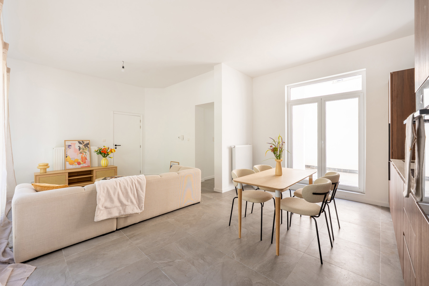 Lichtrijk gelijkvloers appartement op de Sint-Andriesplaats - foto 4