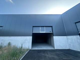 Nieuwbouw KMO-unit van 256 m²  te koop, deze unit maakt deel uit van de gloednieuwe bedrijvenpark “Denderparc” en is gelegen in Ath, langs...