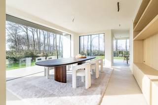 In this elegant newly built villa, you will enjoy stunning views over the Duinenwater Lake and the surrounding greenery. The combination...