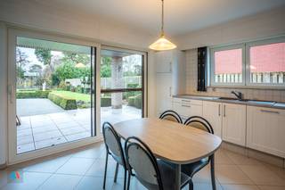 Instapklare gelijkvloerse woning te huur in RijkevorselOp zoek naar een stijlvolle, recente én perfect onderhouden woning waar comfort centraal...