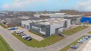 Goed gelegen en functioneel bedrijfsgebouw te koop in Evergem, geschikt voor opslag, logistiek of productieactiviteiten. Het pand combineert een...