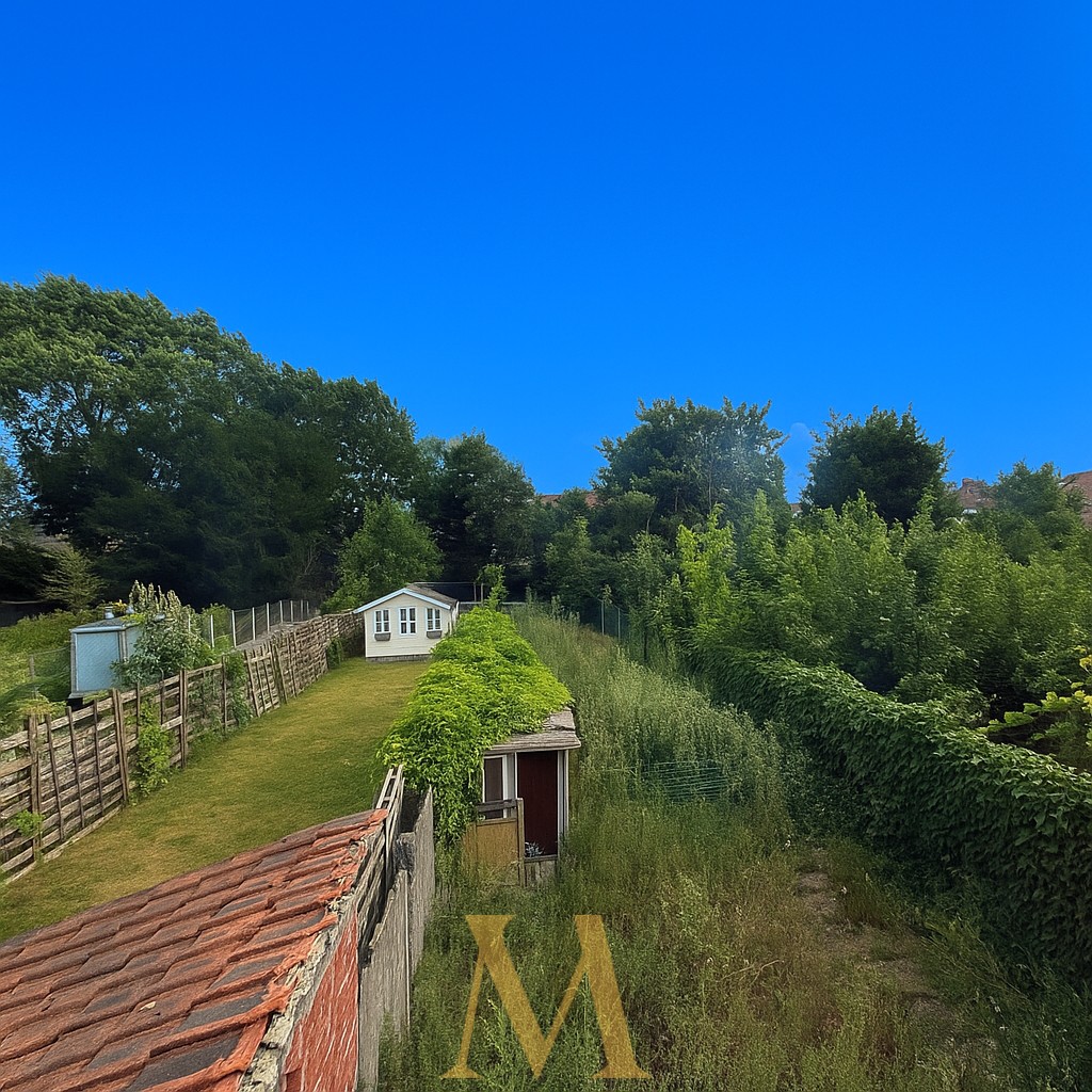 Te renoveren handelspand met ruim appartement in hartje Zwevegem - foto 1