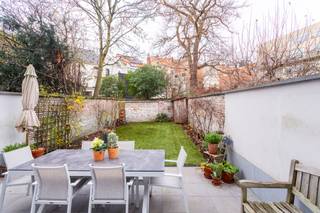 Au cœur du quartier prisé de Zurenborg se trouve cette exceptionnelle maison de maître, conçue en 1895 par le célèbre architecte Frans...