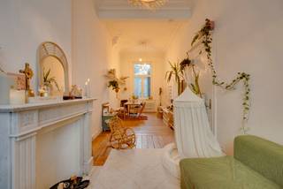 Zurenborgklassieker waar je elke dag opnieuw blij van wordtDe Filomenastraat is zo’n straat waar je vanzelf trager gaat wandelen. Een elegante...