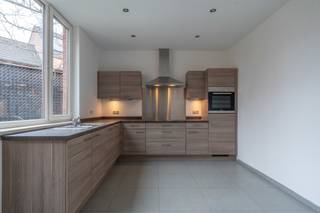 Gelijkvloers 1-2 slpk appartement met tuintje vlakbij centrum BeerseEPC: B-label | 90m² bewoonbaar | ZonnepanelenWe betreden het appartement via de...