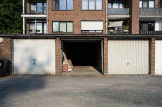 Te koop: een praktische garagebox gelegen achter een rustig appartementsgebouw in Wondelgem. Deze garagebox is ideaal voor het veilig stallen van...