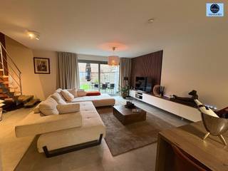 ZEER MOOIE WONING IN HARTJE ZANDBERGENRichtprijs : 375.000 euroRecente woning gebouwd in 2019 gelegen in het landelijke Zandbergen,  nabij scholen en...