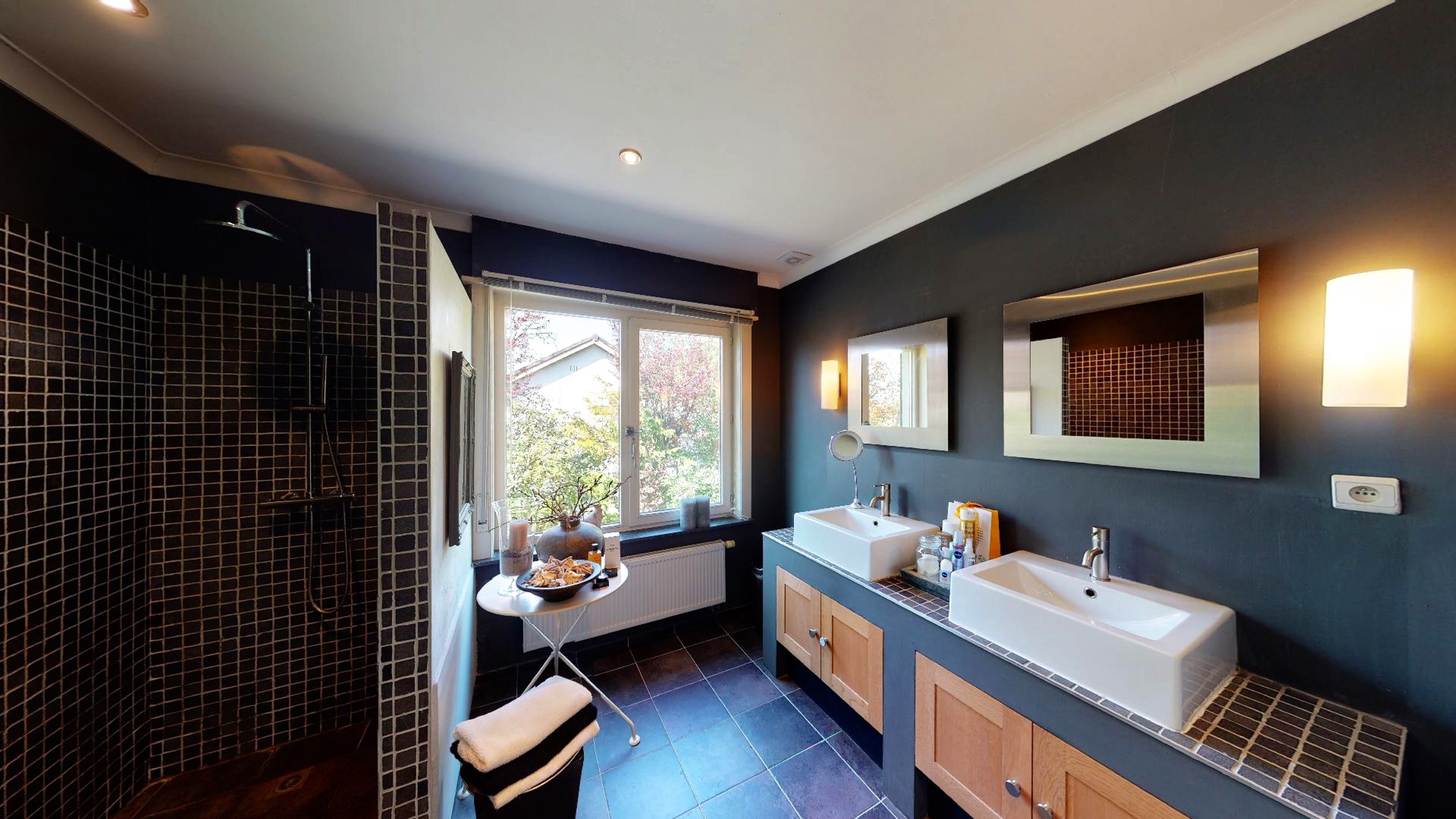 Woning met 3 slpks gelegen op een perceel van 1950 m² - foto 3