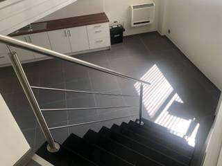 Instapklaar kantoor met centrale ligging en parkeermogelijkhedenOp deze zichtlocatie bieden wij een centraal gelegen gelijkvloers kantoor aan met...