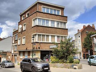 Quartier van Haelen / Parc Duden, appartement de 70m² très lumineux au 1er étage d'un immeuble de coin.Séjour 20m² et grande cuisine adjacente, 2...