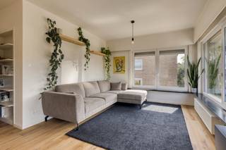 This recently renovated (2021) and bright apartment with garage, driveway, garden and terrace is located in a quiet street adjacent to the Rozebroekenpark and 10 minutes by bike from Ghent city center. Schools, bakeries, supermarkets, restaurants and recreational facilities are within walking distance (max. 10 minutes). If you commute regularly, you can easily reach Ghent-Dampoort station on foot (10 min) or by bike (5 min).<br /><br />The bright living space is oriented South-West. On hot days, you can keep it cool thanks to the shutters in each room. Next to the living area, there is a kitchen with a built-in oven, dishwasher and separate boiler. <br /><br />The apartment has 2 spacious bedrooms, both with garden views, including 1 bedroom with built-in closet and balcony. The bathroom has a shower, sink, cabinet and towel radiator. The apartment also has a separate toilet, built-in closet in the hallway and a large storage room.<br /><br />A major asset of this apartment is the garden with terrace and conservatory.<br /><br />The indoor garage is located on the ground floor and offers space for 1 car. There is a connection for a washing machine and you will also find an extra tap. In addition to the garage, you will also find a shared storage room.<br /><br />There is no syndic in this building and there are no fixed monthly costs.<br /><br />Schedule your visit at www.dewaele.com<br /><br />You can consult Dewaele DIY's general terms and conditions at any time via dewaele.com<br /><br />Register of measures: no
