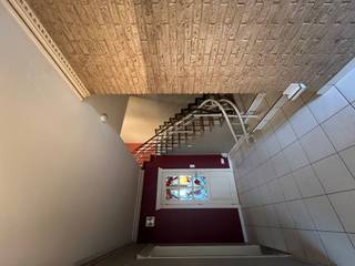 Prachtige woning met 3 slaapkamers op toplocatie te Pelt: * Indeling gelijkvloers: inkomhal, slaapkamer/bureel, woonkamer, keuken met veranda, toilet...