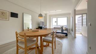 Appartement rénové de façon moderne situé à l'angle de la Justitiestraat et de la Mechelsesteenweg. L'appartement d'environ 84 m² se trouve...