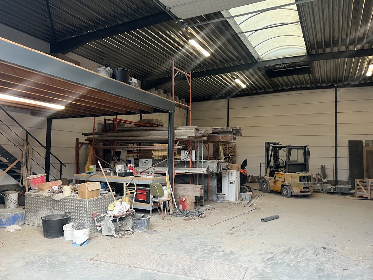 Loods van ca. 240m² op uitstekende locatie te Meulebeke. - foto 4