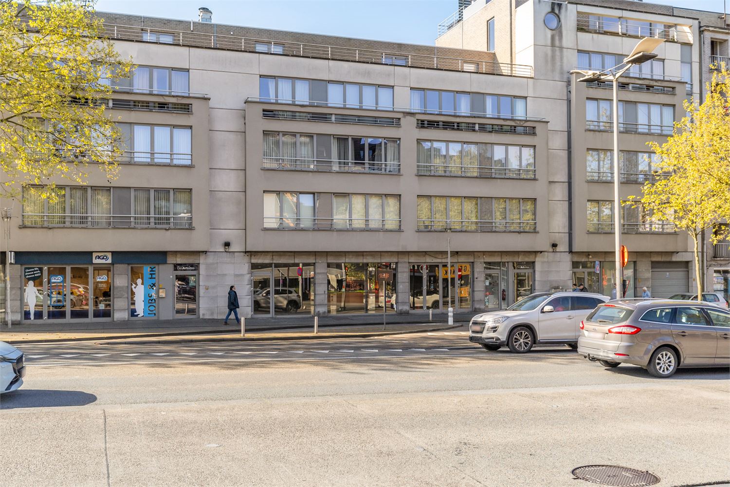 IDEALIS VASTGOED – Extra ruim handelspand (+-500m²!!!) met tal van mogelijkheden op een extra centrale, commerciële zichtlocatie te midden van het centrum in Genk - foto 5