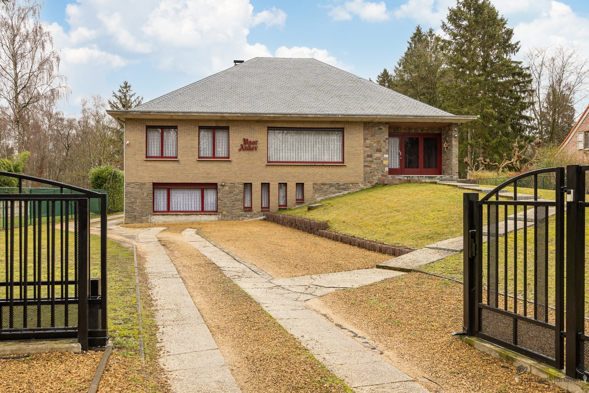 Villa met eindeloze mogelijkheden op 6270 m² grond - foto 2