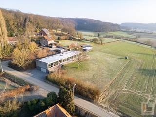 Mont-de-L'Enclus - Kluisbos  - net over de taalgrens UNIEKE KANS! Deze strakke en moderne architectenwoning  (2006) op een perceel grond van 3.014m2...