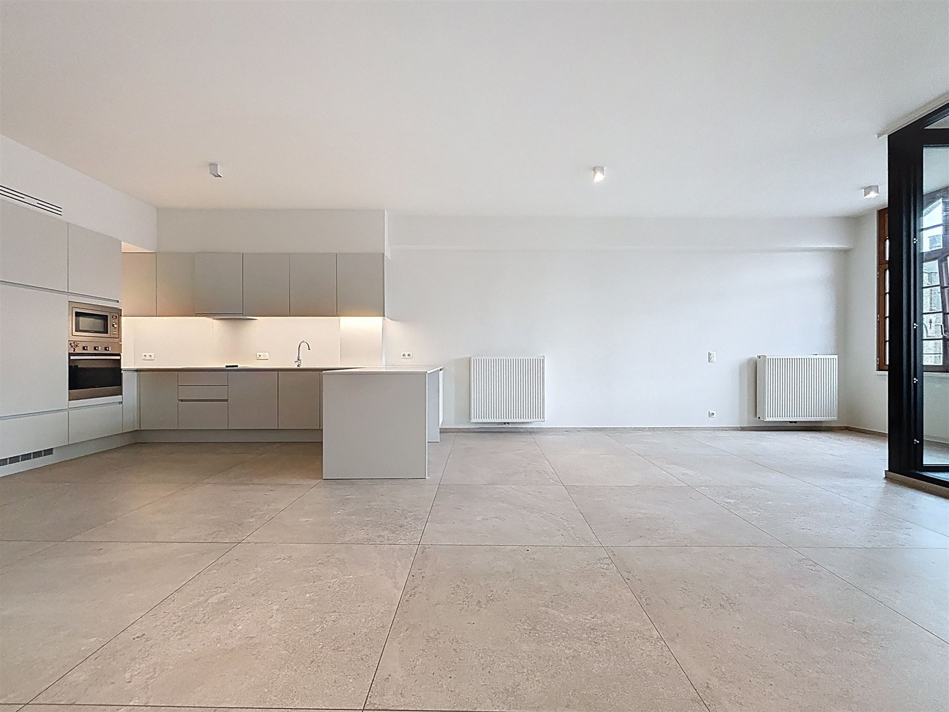 Ruim en modern appartement in centrum - foto 3