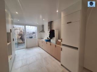 <p><span>Fully energy renovated home for rent</span></p><p><span> </span></p><p><span>This </span><span>fully energy renovated home</span><span> offers a modern and energy efficient living experience. With </span><span>three spacious bedrooms</span><span> and numerous </span><span>practical built-in closets</span><span>, this is the perfect home base for those seeking comfort and functionality.</span></p><p><span> </span></p><p><span>The </span><span>bathroom</span><span> is equipped with a </span><span>shower, toilet and a stylish sink unit</span><span>, so you will enjoy all the amenities you need. The </span><span>open kitchen</span><span> is a real asset: with </span><span>plenty of cabinet space</span><span> and </span><span>fully equipped</span><span> with modern appliances, cooking here is a pleasure.</span></p><p><span> </span></p><p><span>Outside you will find a </span><span>cozy courtyard and a small garden</span><span>, ideal for relaxing after a long day.</span></p><p><span> </span></p><p><span>Viewing day Wednesday June 3 between 16h30 and 17h30</span><span>.</span></p><p><span> </span></p><p><span>Interested? Contact us soon for a visit at 0489/54.69.99 or email to <span>info@svena.be</span></span></p><p><span> </span></p><p><span>These details are for information only and we cannot be held liable for any inaccuracies.</span></p><p><span>The habitable area is only indicative.</span></p>